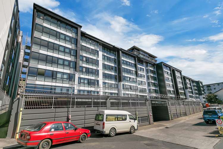 5r/16 Burton Street Grafton_15