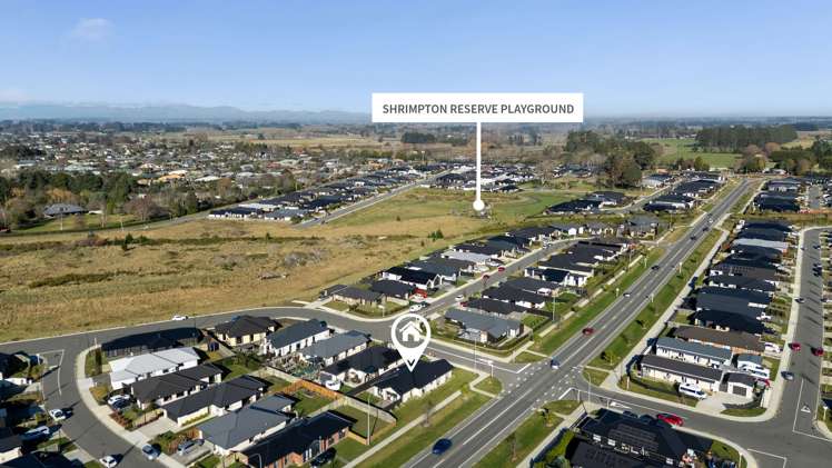 1 Woodford Avenue Woodend_18