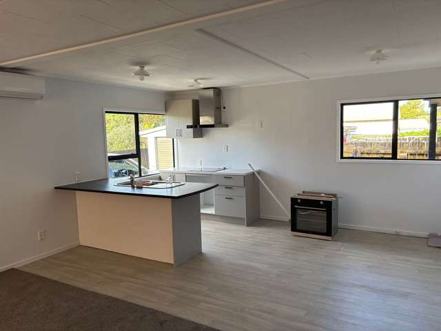 6 Glenlea Place Flat Bush_2