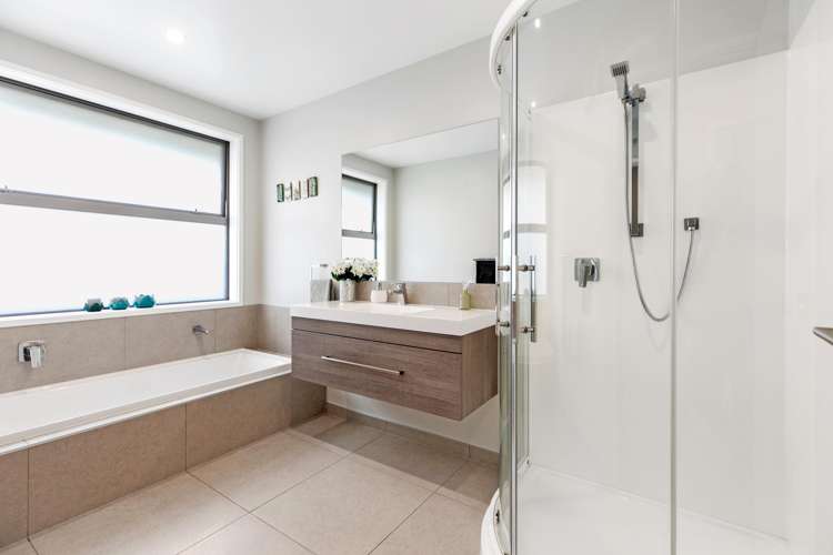 142 Puhirake Crescent Pyes Pa_5