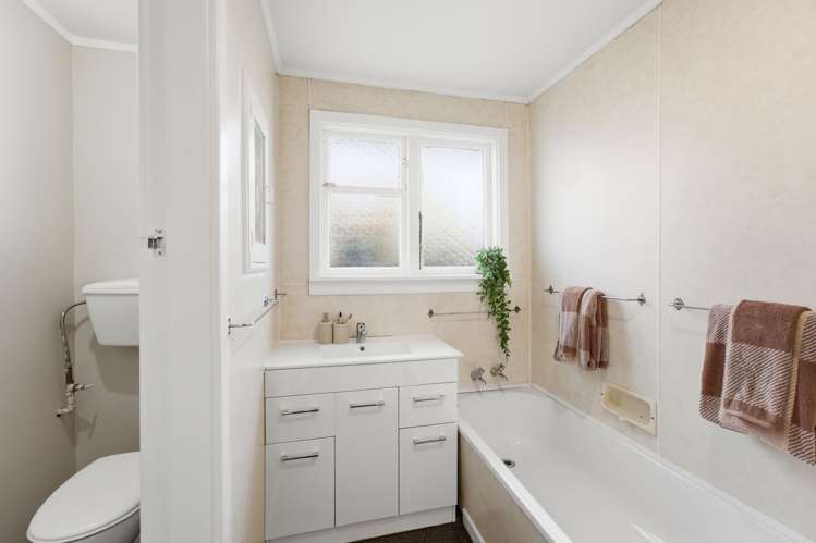 384 Hills Road Mairehau_11