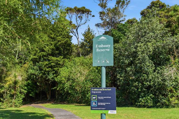 6&8 Embassy Place Glenfield_24