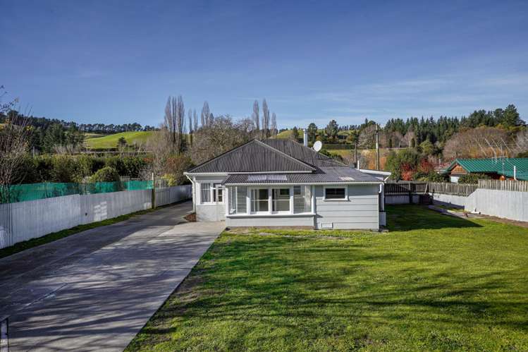 27 Hawkswood Street_0
