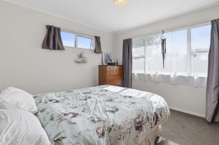 24 Joanne Crescent Pukehangi_8