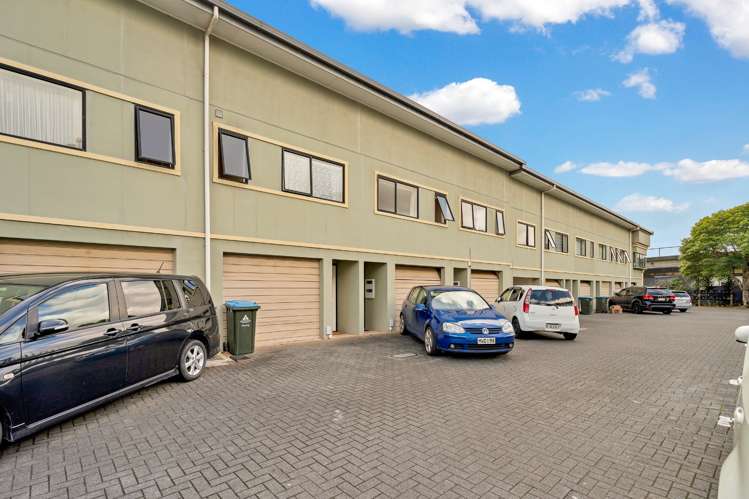 8/22a Willcott Street Mount Albert_13