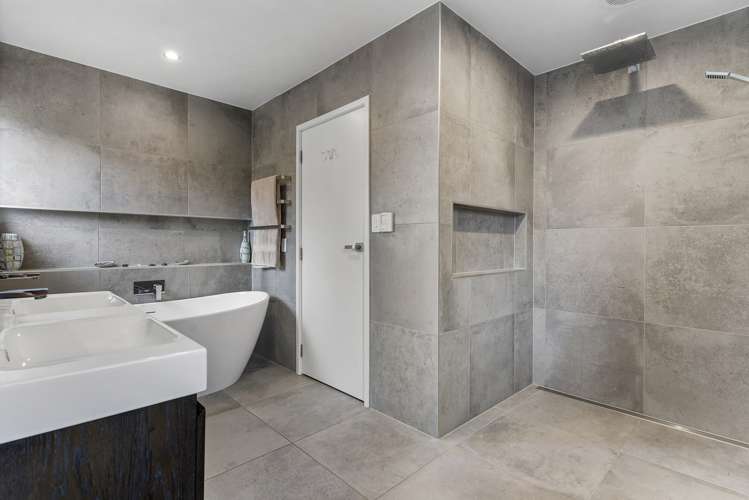 19 Mayall Avenue Beach Haven_14