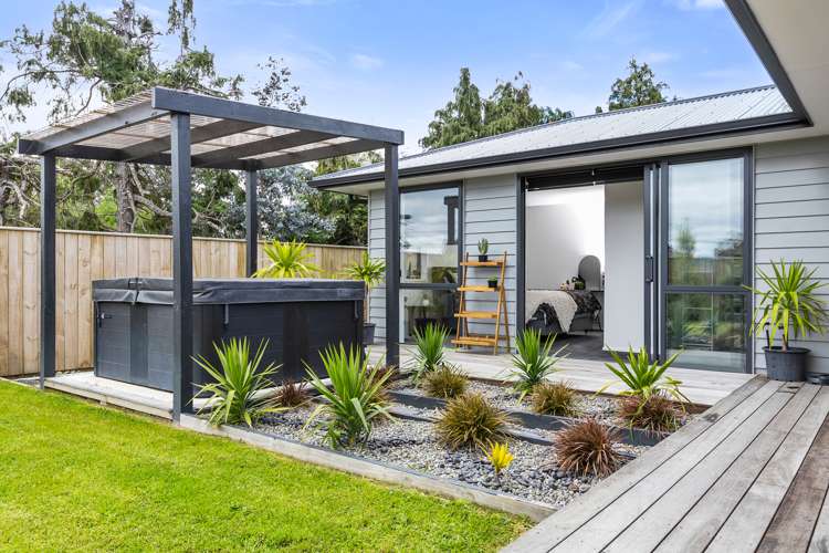 14 Maple Grove Solway_18