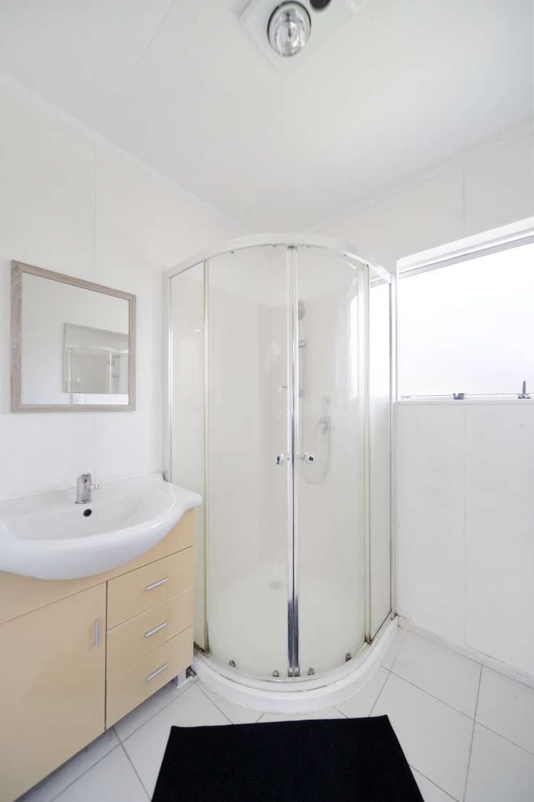 37 Seaward Place Wattle Downs_11