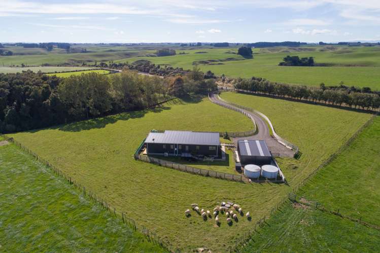 567 Lethbridge Road Halcombe_31