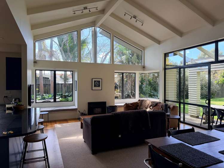 23 Sunkist Bay Road Beachlands_13