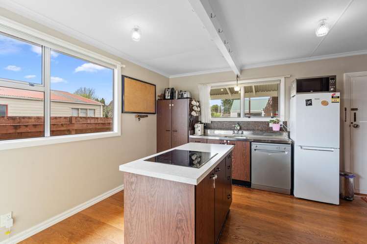 24 Domain Road Otaki_1