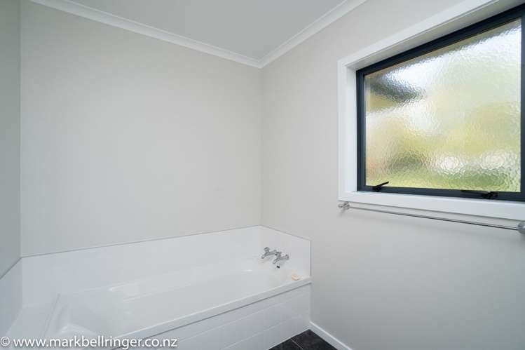 851 East Road Stratford_12