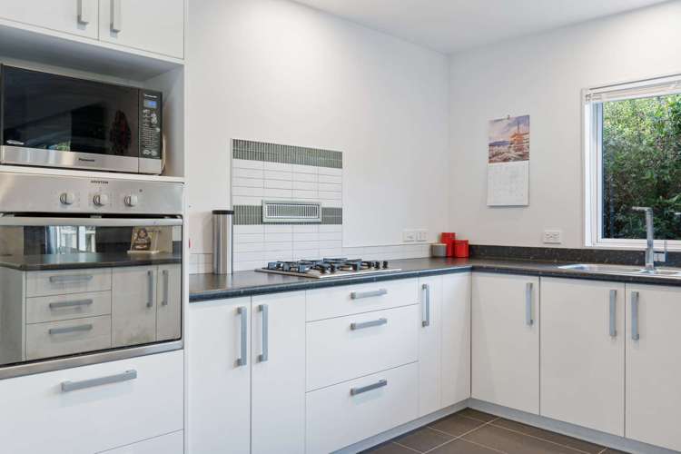 42d James Cook Drive Whitby_6