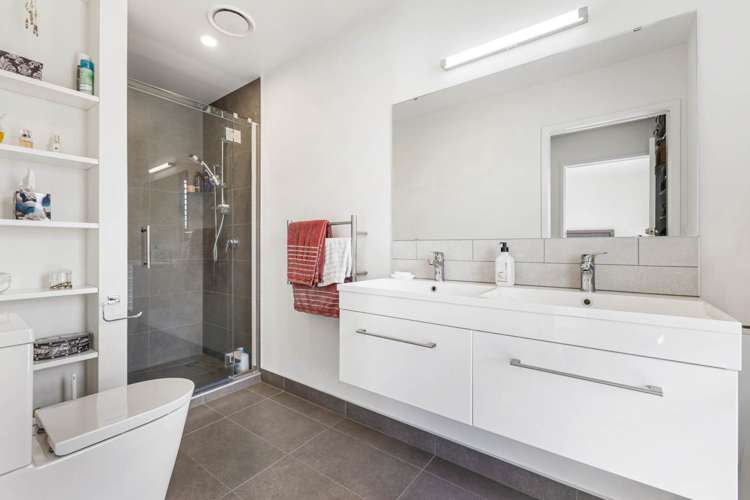 21 Gateway Avenue Beachlands_16