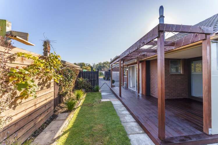 2/49 Sarabande Avenue Redwood_16