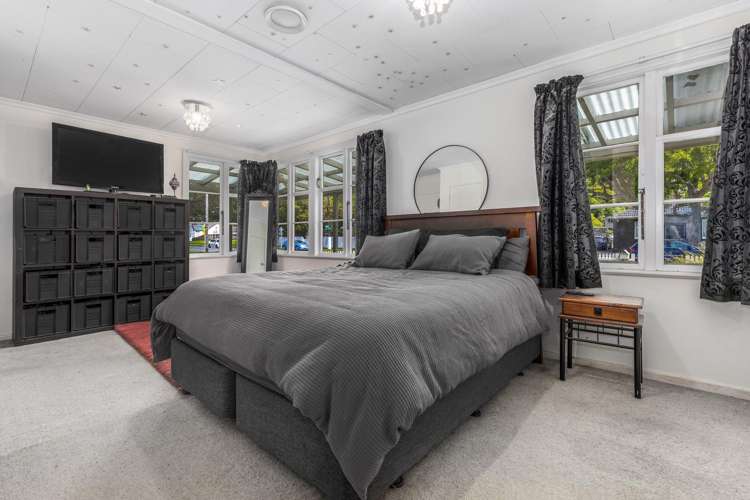 89 Waddington Drive Naenae_12