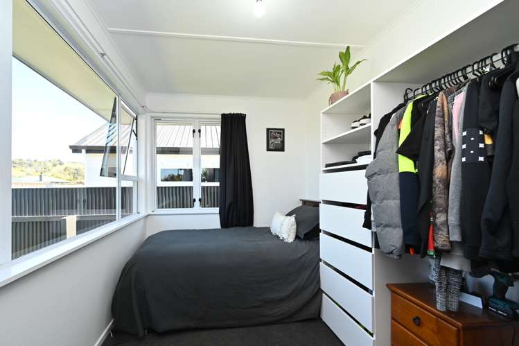 27 Warwick Crescent Taradale_13