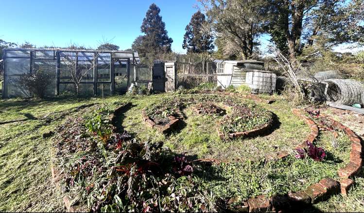 108 Main Road Blackball_16