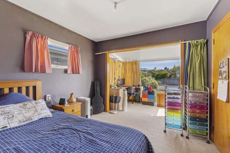 13 Churchill Avenue Richmond_10