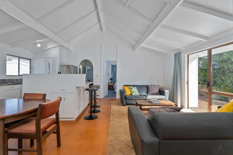 64 Oyster Drive Cooks Beach_12