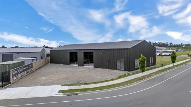 Vacant possession - practical warehouse for sale