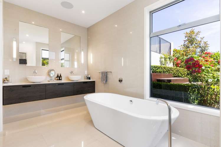 8 Avery Place Redcliffs_14