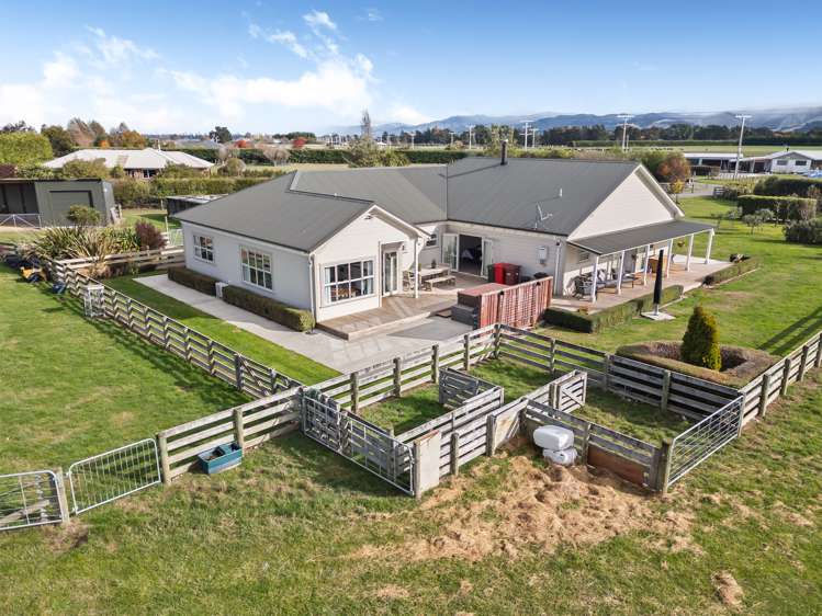 270 Hughes Line West Taratahi_18