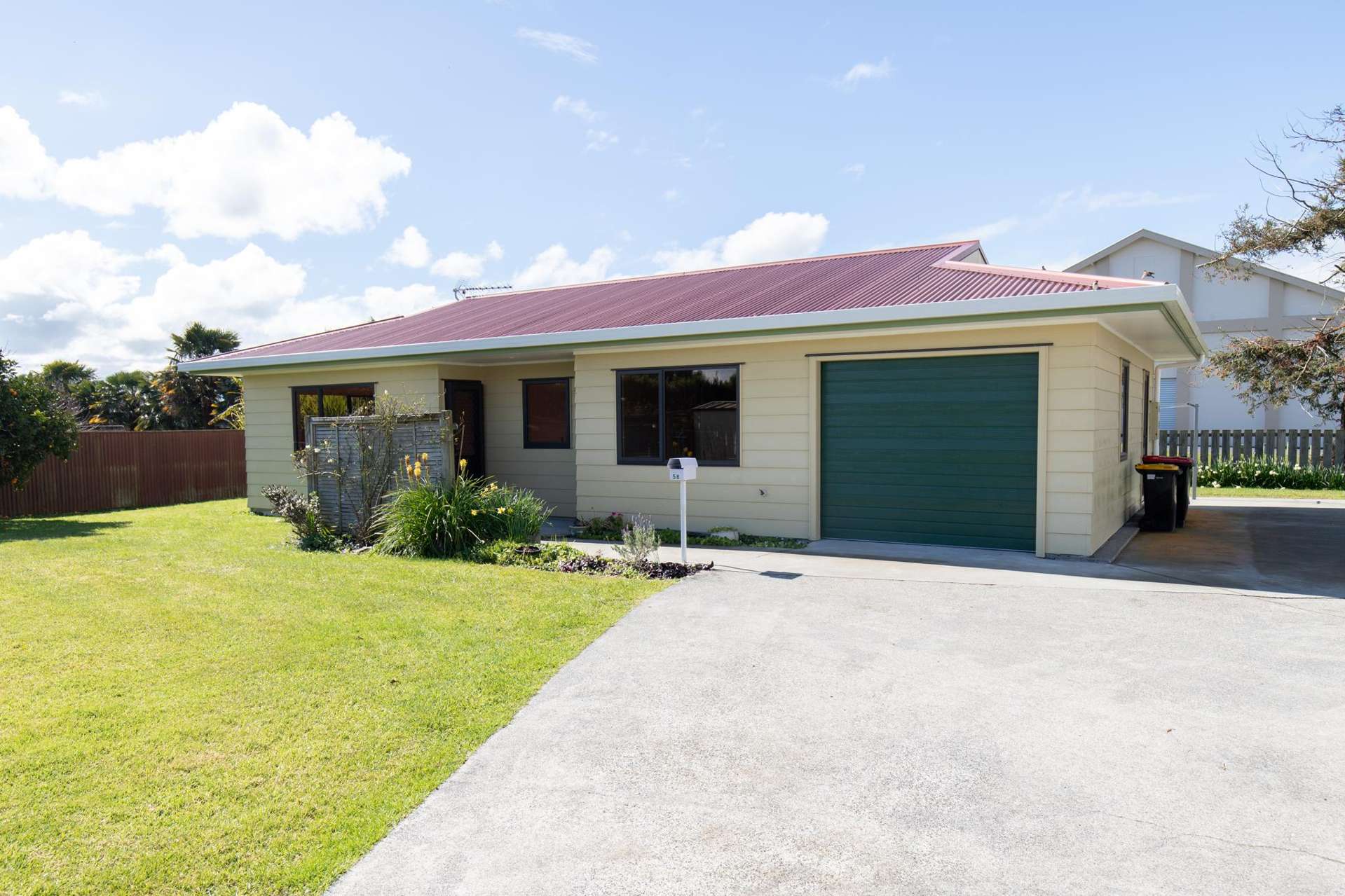 5B Hale Place Ngatea_0