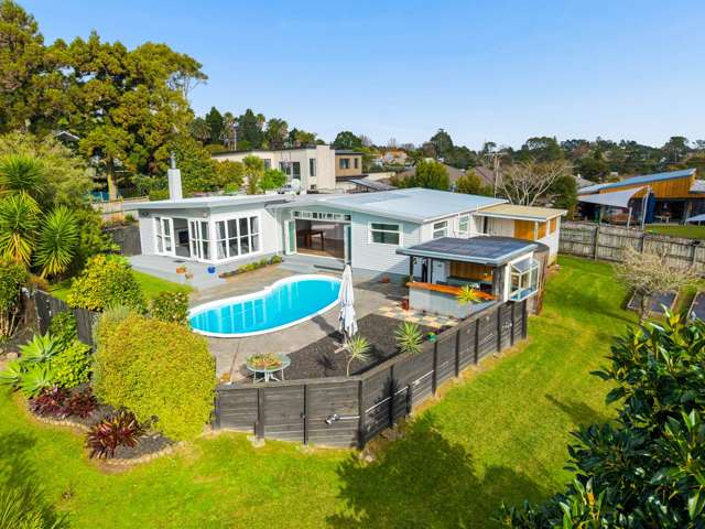 Massive 1786m² Pure Potential Central Greenhithe!