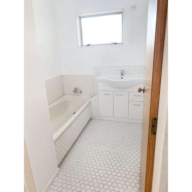 570 Queen Street 10516_4