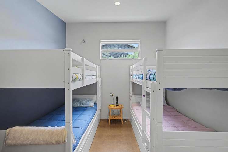 3 Ajax Head Pauanui_6