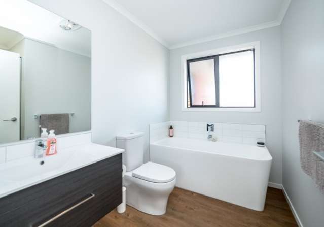 4 Tarata Grove 10754_3