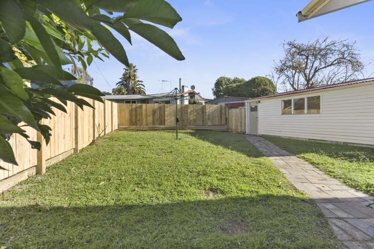 6 Manapouri Place Glenview_12