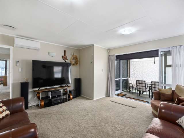 33 Alison Street Mangakakahi_1