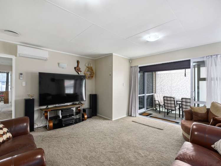 33 Alison Street Mangakakahi_1