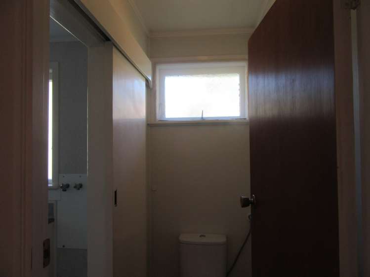 44 Sylvan Crescent Te Atatu South_16