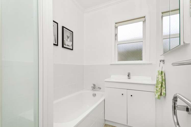 14 Lowry Crescent Stokes Valley_10