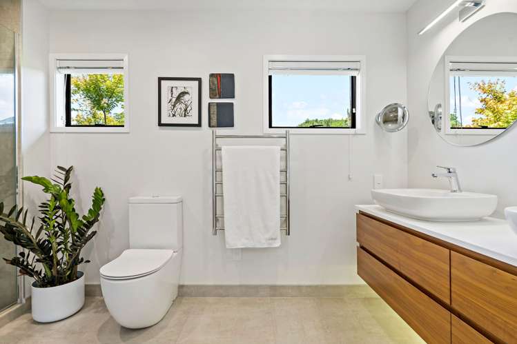 7 Helvetia Drive Browns Bay_14