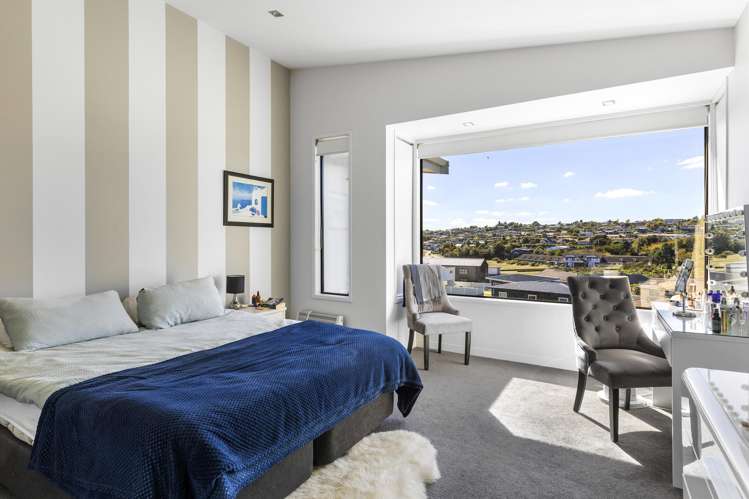 2/5 The Moorings Two Mile Bay_13