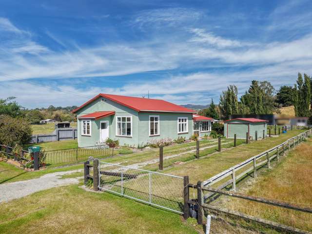 COSTAL LIVING NEAR HAMPDEN- 3 BEDROOM GEM