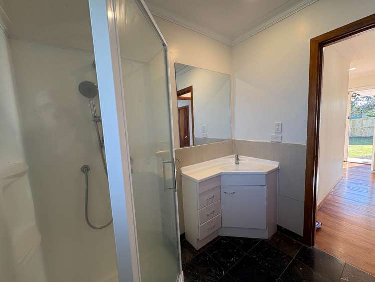 25 Lynwood Road New Lynn_13