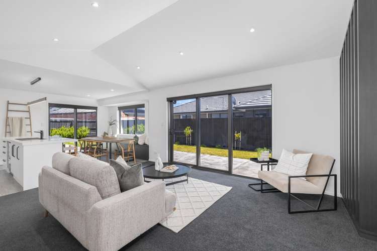 20 Selfe Crescent Burwood_9