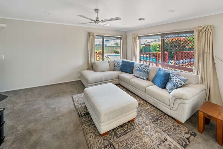 23 Stead Crescent Stoke_3