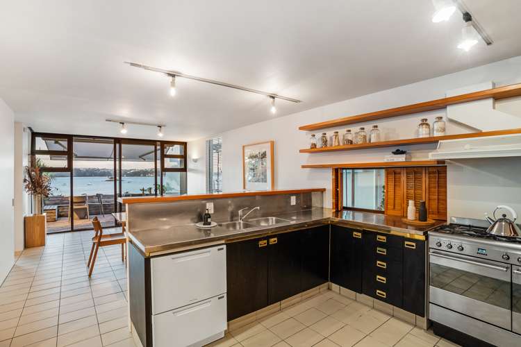 1/105 Sarsfield Street Herne Bay_5