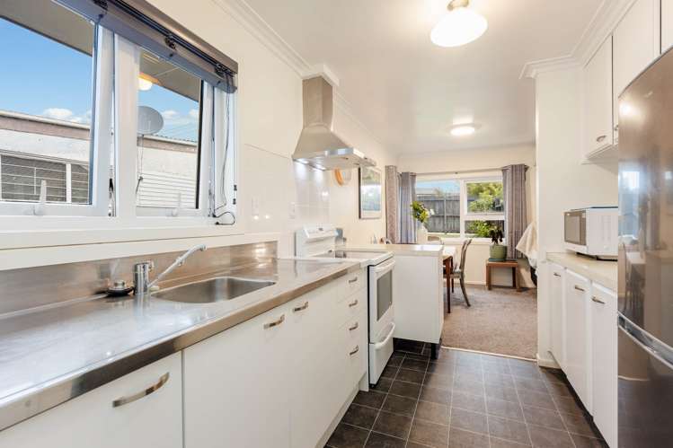 1574 Dominion Road Extension Mt Roskill_13