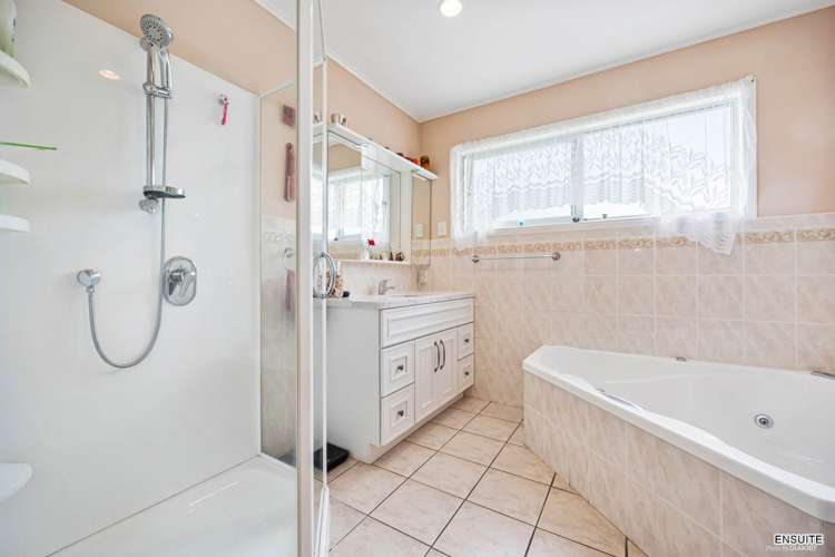 16 Kurnell Drive Botany Downs_17