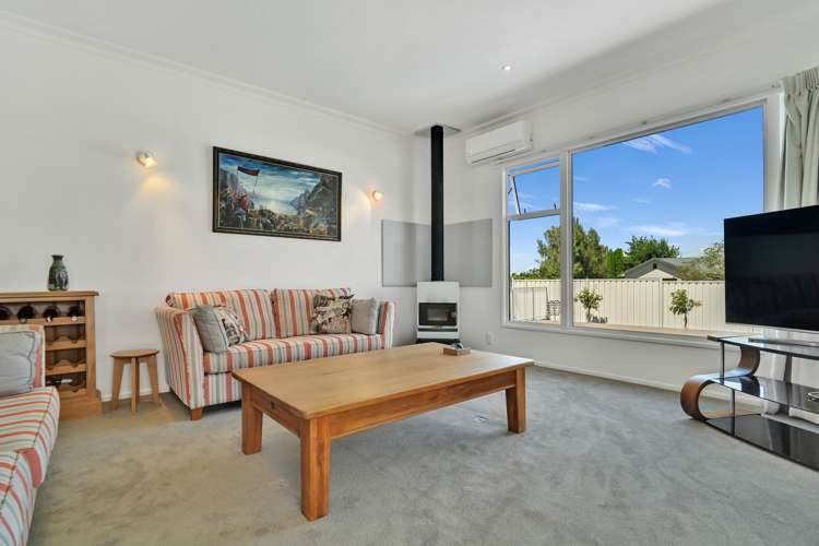 915 Harding Road Camberley_9