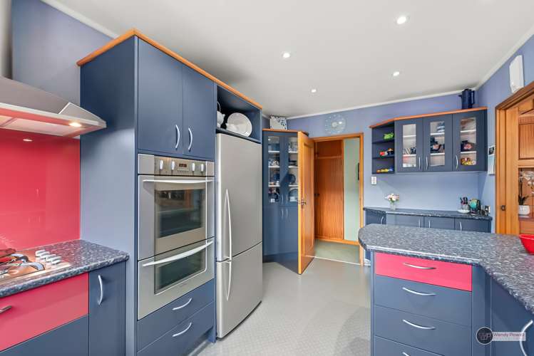 37 Kebbell Grove Epuni_9