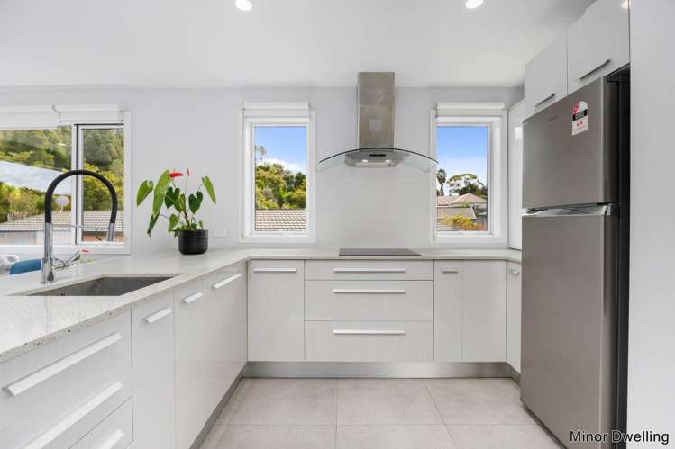 2/12H Relko Crescent Torbay_11