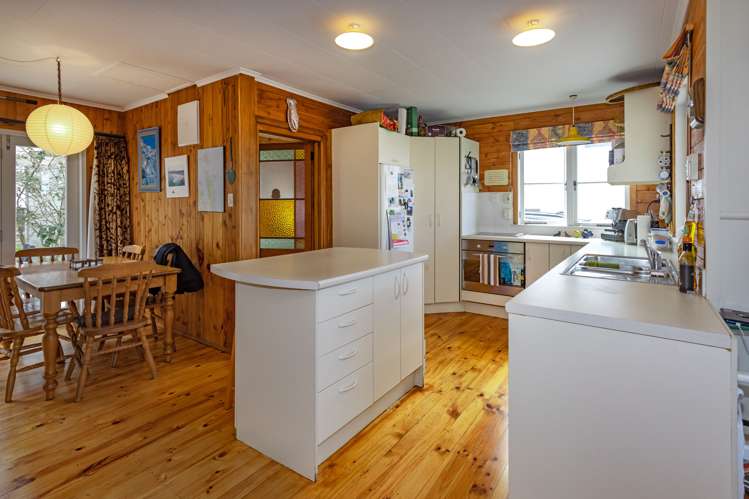 215 Beverley Terrace Whangamata_6